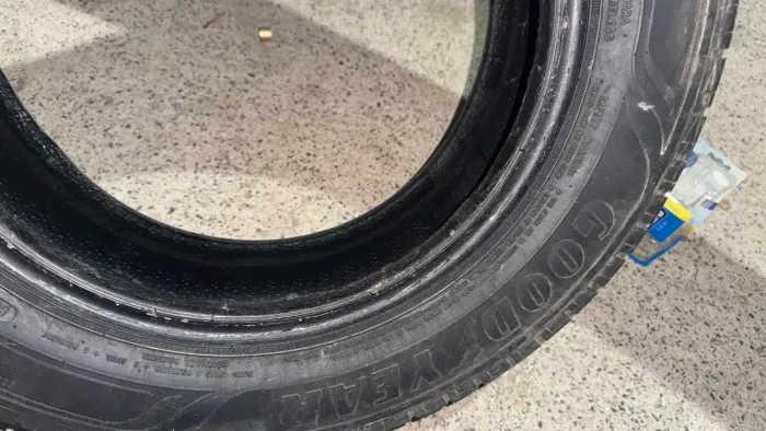 DOIS Pneus goodyear Aro 14 175/70