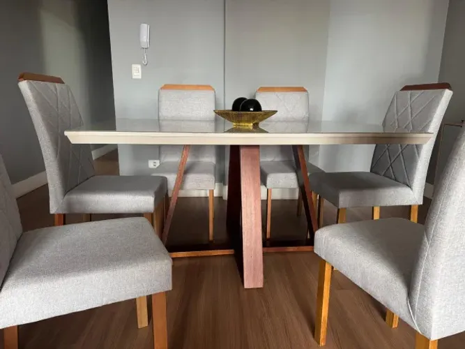 Mesa de jantar 6 lugares com tampo de vidro branco