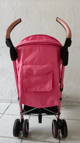 Carrinho de bebê passeio