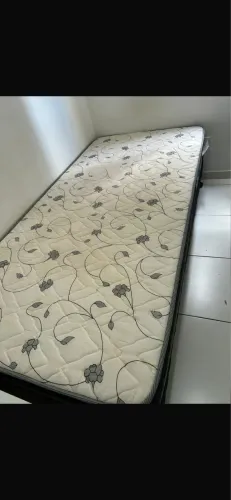 Cama solteiro seminova