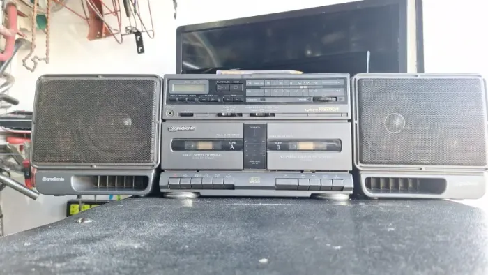 Mini System 3 em 1 Gradiente funciona radio e fita 349,00 teste na hora somos loja no haue