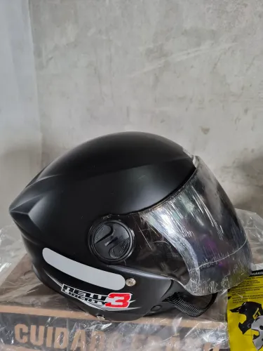 Preto/Azul/Vermelho/Rosa. Capacetes Novos.