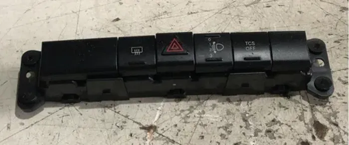 Botão Pisca Alerta + Desembaçador E Farol Pt Cruiser 06 - 09 Preto