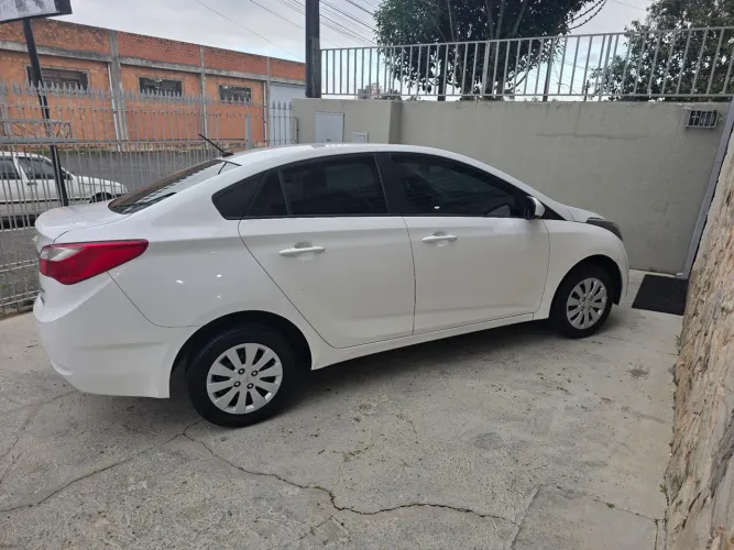 Hyundai HB20S C.style/c.plus1.6 Flex 16V Aut. 4P 2015