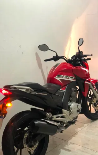 CB Twister 2022 250 abs R$13.299