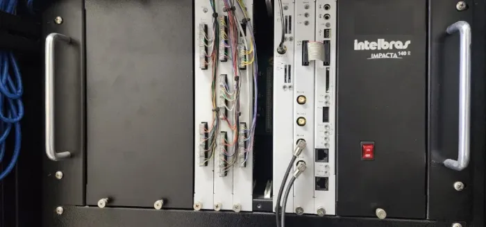 Central PABX Intelbras Impacta 140r + chipeira