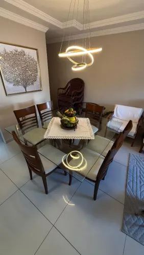 Mesa de Jantar com 6 cadeiras