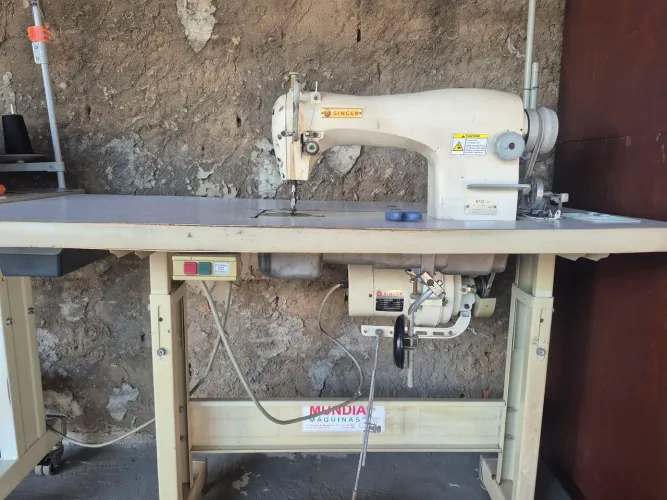 Máquina de costura industrial 