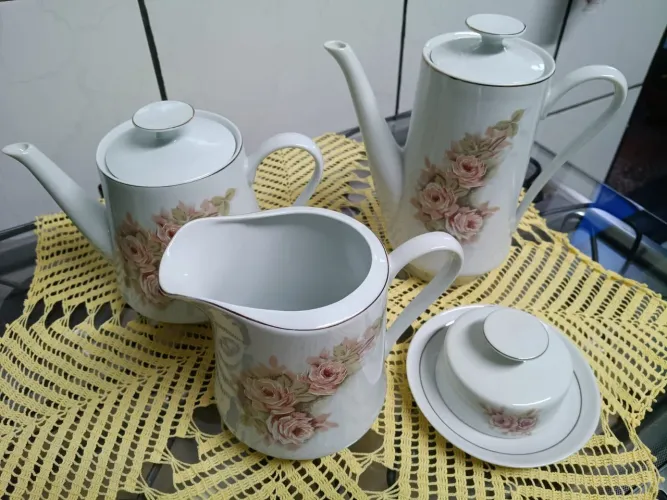 Conjunto em porcelana real