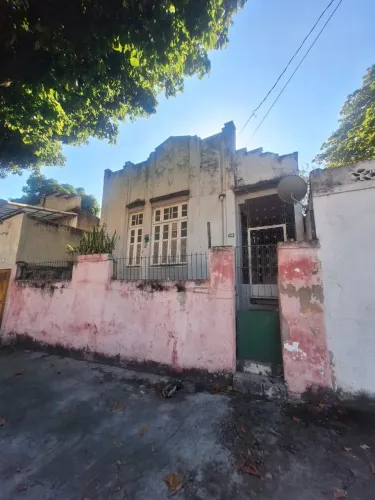 Terreno / Casa antiga na Rua Aguiar Moreira, Esquina com a Av. Bruxelas. 200m.