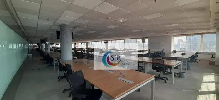 Conjunto comercial de 692 m² em Pinheiros