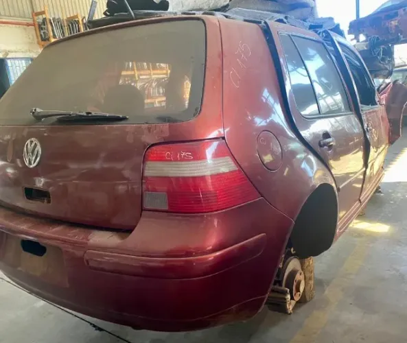 Sucata Golf Sapão 1999 em peças 