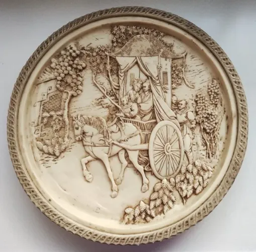 Mesa Decorativa Marfim Sintético Oriental