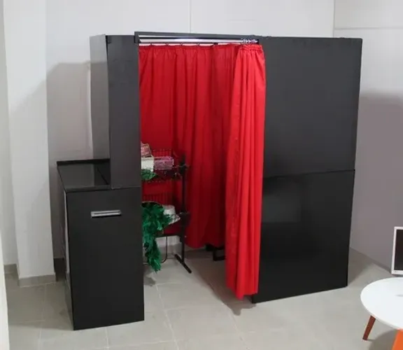 Vendo ou troco cabine fotográfica completa para eventos, festas e empresas.