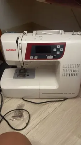 Máquina de costura- Janome