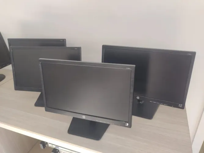 Monitor HP 19" R$280,00 cada