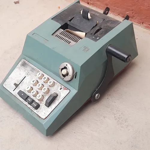 Calculadora Mecânica Antiga