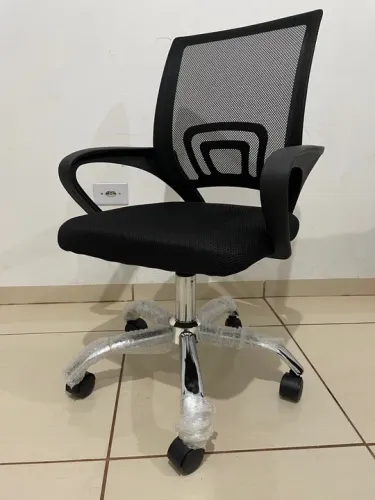 Cadeira para escritório nova 