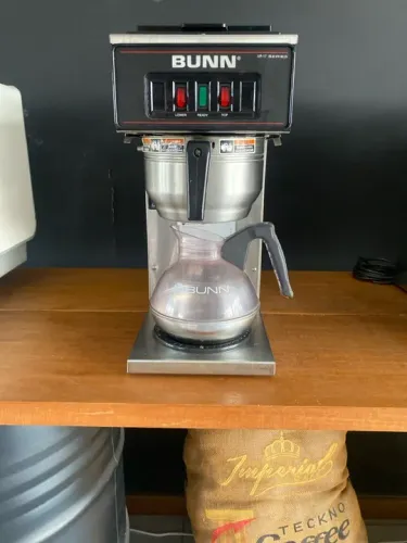 Máquina para café coado Bunn VP 17