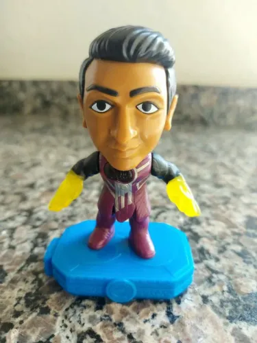 Figura Kingo Eternos Marvel