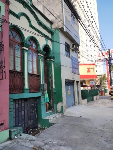 Vendo Casarão ao lado Supermercado Lider/ Praça Brasil, Umarizal, Belém/Pa.