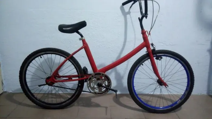 Bicicleta caloi POP vermelha aro 20