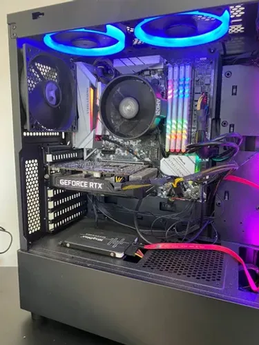 Ryzen 5 32 GB + RTX Roda tudo gabinete de vidro fonte 650w cossair Parcelo em 12x