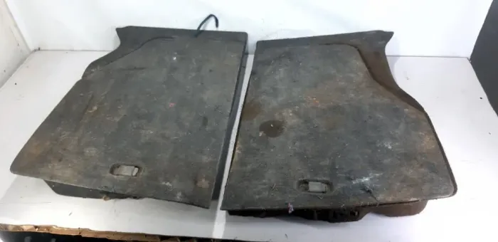 Par de porta treco objeto bandejas Porta malas GM Corsa Wagon c/ detalhe LEIA