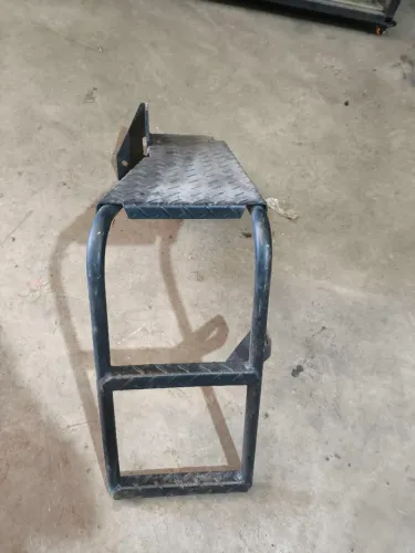 ESCADA ESTRIBO PARA CAMINHÃO MERCEDES 1634 E OUTROS