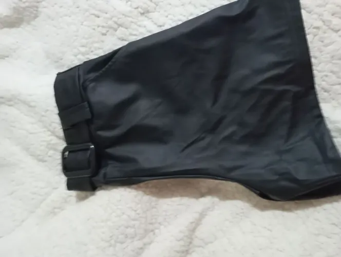 Shorts de couro preta