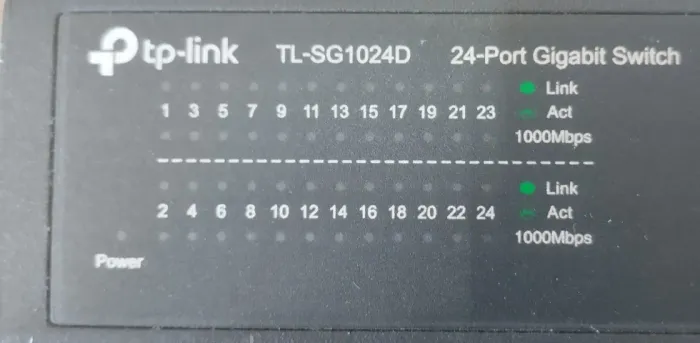 Switch Gigabit de Mesa ou Rack de 24 Portas