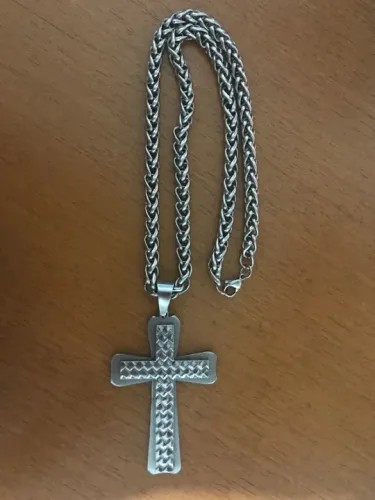 Cordão Masculino em aço inoxidável com Cruz