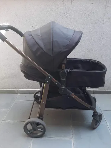 Carrinho de Bebê Moderno e Confortável