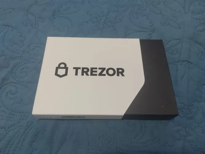 Trezor T - Hardware Wallet para Criptomoedas
