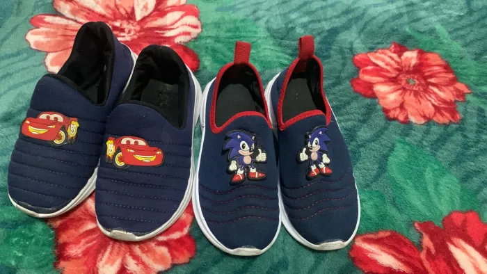 Dois tênis infantil