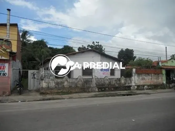 Terreno com casa construída, com fidelidade de locação a poucos metros do Carnaúba e Comet