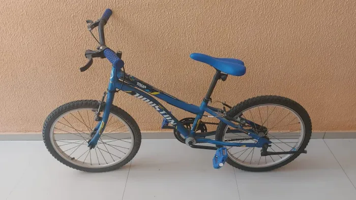 Bicicleta Houston aro 20, bem conservada.