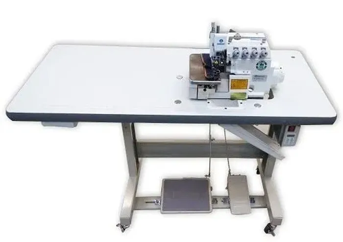 Máquina de Costura. Overlock Completa
