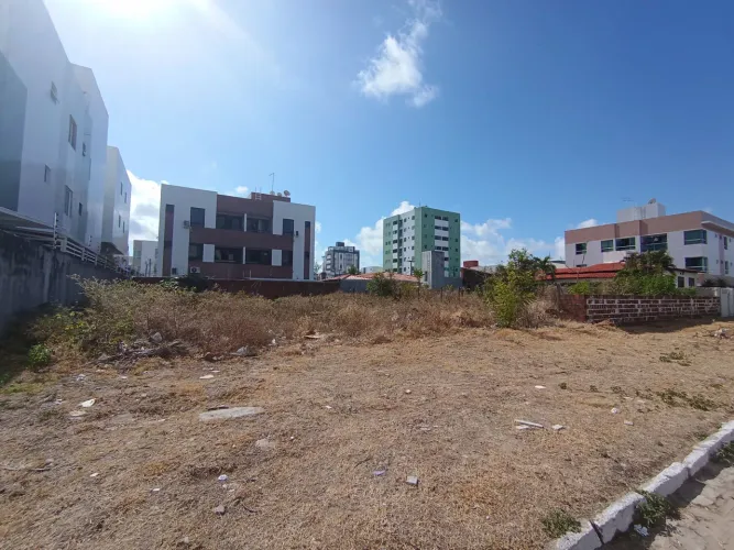 17 X 22 próximo a praça do caju no bessa para comercio