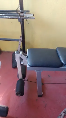 Aparelho multifuncional musculação 