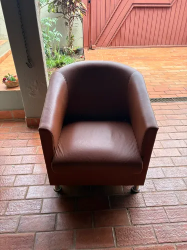 Poltrona semi-nova