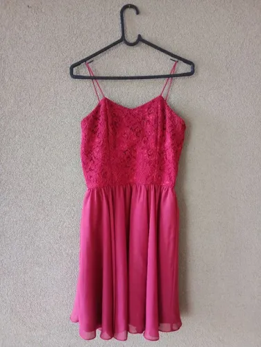 Vestido Esporte Fino de Renda Vermelho - Tamanho P
