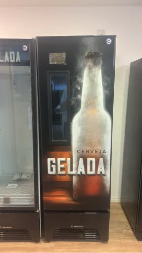 Cervejeira porta com visor de vidro 435 litros Metalfrio nova 