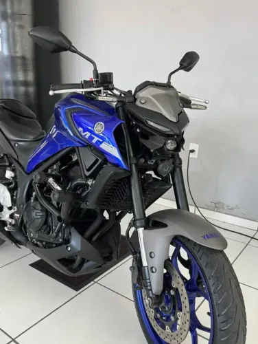 Moto impecável, em excelente estado, pronta para rodar sem precisar gastar nada!