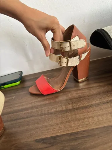 Sandália Salto Bloco