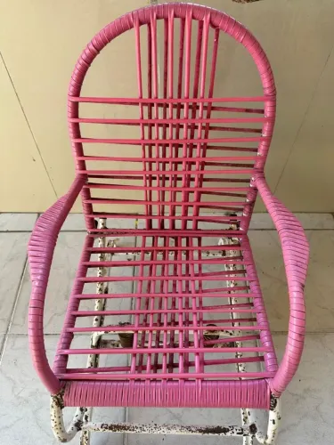 Cadeira de balanço infantil vintage rosa
