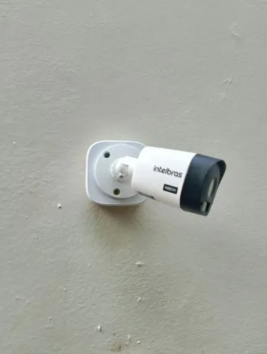 Kit 4 câmeras Intelbras completo instalado 