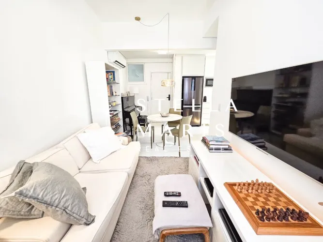 Ipanema, Belíssimo Apartamento à venda totalmente reformado com porteira fechada, silencio