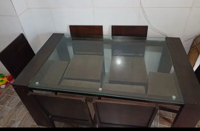 Mesa de Jantar com Tampo de Vidro e 6 Cadeiras