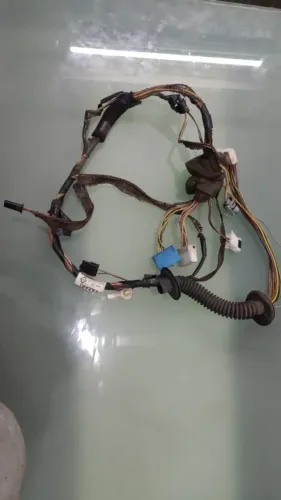CHICOTE ELETRICO PORTA DIANTEIRA ESQUERDA RENAULT SANDERO 2012/14 1 FIO PARTIDO 